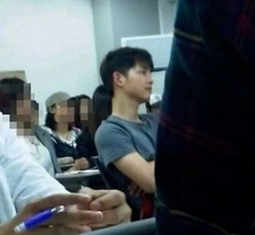 Một bài đăng của Song Joong Ki thời đại học bỗng hot trở lại - Ảnh 6.