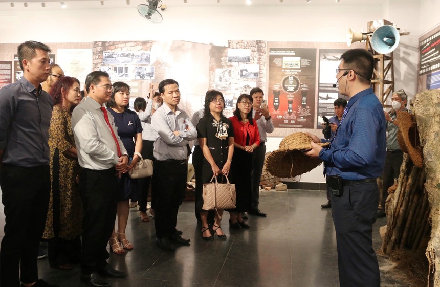 50 năm Chiến thắng 'Hà Nội - Điện Biên Phủ trên không': Tái hiện ký ức về 12 ngày đêm khói lửa - Ảnh 1. 50 năm Chiến thắng 'Hà Nội - Điện Biên Phủ trên không': Tái hiện ký ức về 12 ngày đêm khói lửa - Ảnh 1.