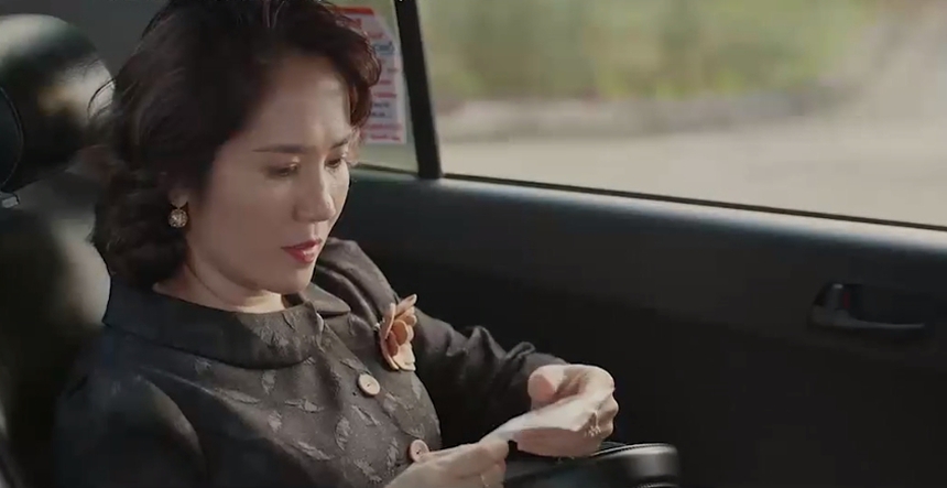 'Đừng làm mẹ cáu' tập 5: Hạnh được đồng nghiệp nam để ý, bà nội Voi xét nghiệm ADN cháu trai - Ảnh 9. 'Đừng làm mẹ cáu' tập 5: Hạnh được đồng nghiệp nam để ý, bà nội Voi xét nghiệm ADN cháu trai - Ảnh 9.