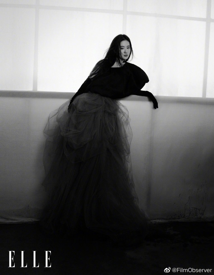 (TIN THỨ 7) So kè bìa ELLE 2022 của dàn tiểu hoa 85 C-biz: Triệu Lệ Dĩnh, Dương Mịch... - Ảnh 14. (TIN THỨ 7) So kè bìa ELLE 2022 của dàn tiểu hoa 85 C-biz: Triệu Lệ Dĩnh, Dương Mịch... - Ảnh 14.