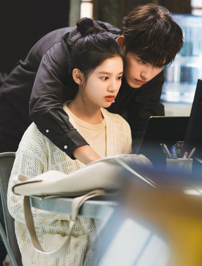 'Công chúa' Trương Tịnh Nghi bị chỉ trích khi cặp kè sao nam tai tiếng, đến Trần Phi Vũ cũng không muốn tái hợp? - Ảnh 1.