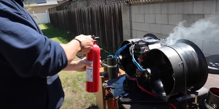 Bộ giáp Iron Man đời thực với khả năng tự động bay về phía người mặc giống hệt phim Marvel - Ảnh 4.