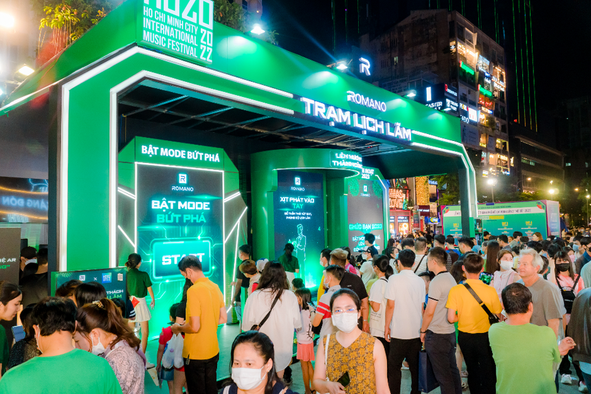 Phủ sóng tại Hozo 2022, Romano mang tới thông điệp: “Bật mode bứt phá, lên hương đón thành công!” - Ảnh 2.