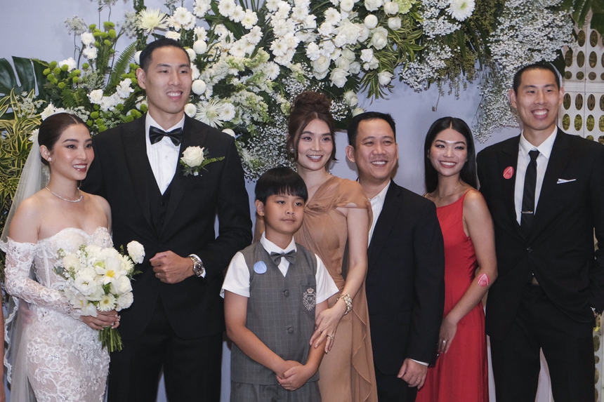 Justin Young tổ chức lễ cưới đầy ý nghĩa cùng người yêu lâu năm - Ảnh 14.