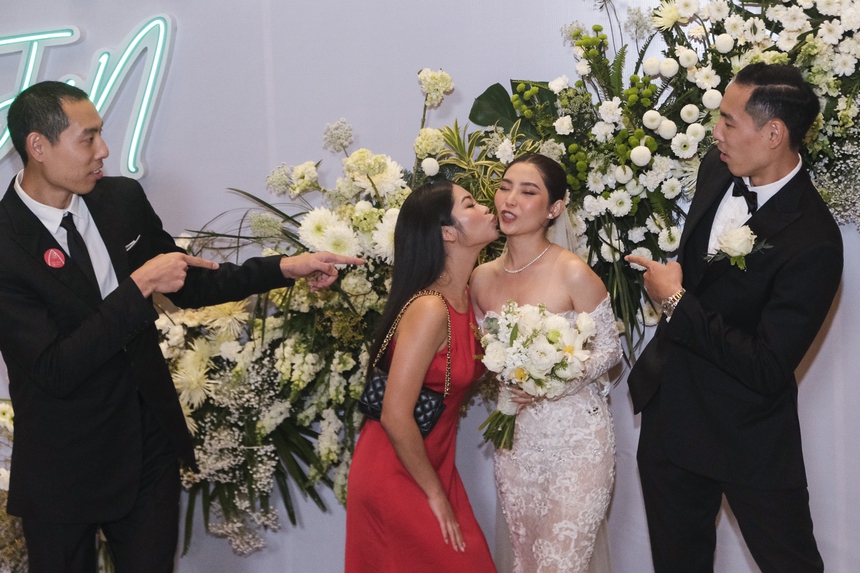 Justin Young tổ chức lễ cưới đầy ý nghĩa cùng người yêu lâu năm - Ảnh 4.