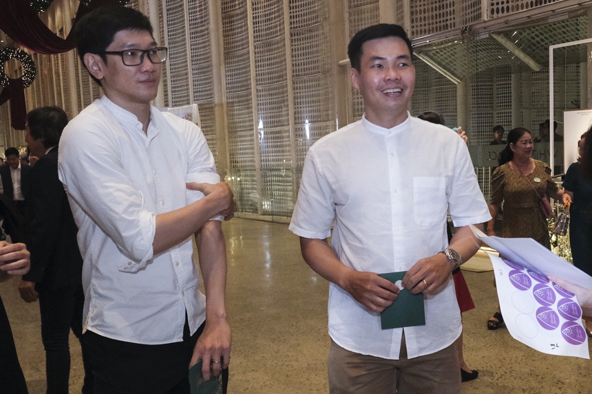 Justin Young tổ chức lễ cưới đầy ý nghĩa cùng người yêu lâu năm - Ảnh 12.