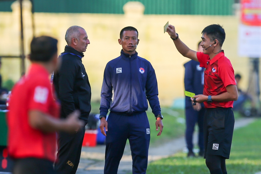 U19 Hà Nội và Nutifood xô xát nhau với 1 thẻ đỏ, 2 thẻ vàng - Ảnh 6. U19 Hà Nội và Nutifood xô xát nhau với 1 thẻ đỏ, 2 thẻ vàng - Ảnh 6.