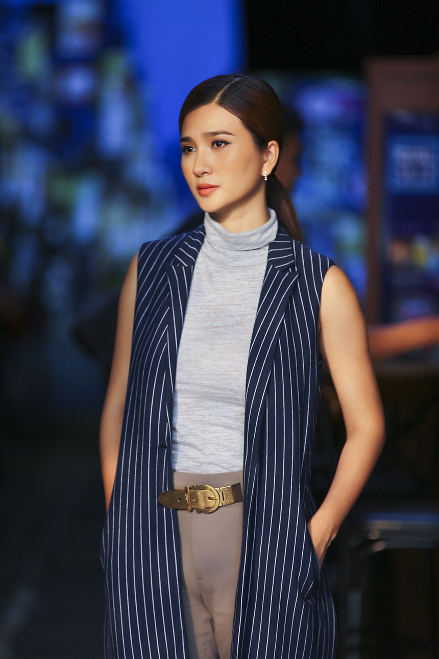 'Bí mật hai thế giới' lên sóng: Kim Tuyến hóa bà trùm ma túy đối đầu Hiếu Nguyễn - Ảnh 4. 'Bí mật hai thế giới' lên sóng: Kim Tuyến hóa bà trùm ma túy đối đầu Hiếu Nguyễn - Ảnh 4.