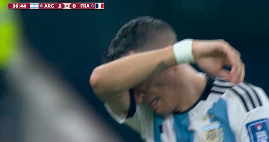 Di Maria rơi nước mắt khi ghi bàn thắng cho Argentina trong trận chung kết World Cup - Ảnh 4. Di Maria rơi nước mắt khi ghi bàn thắng cho Argentina trong trận chung kết World Cup - Ảnh 4.