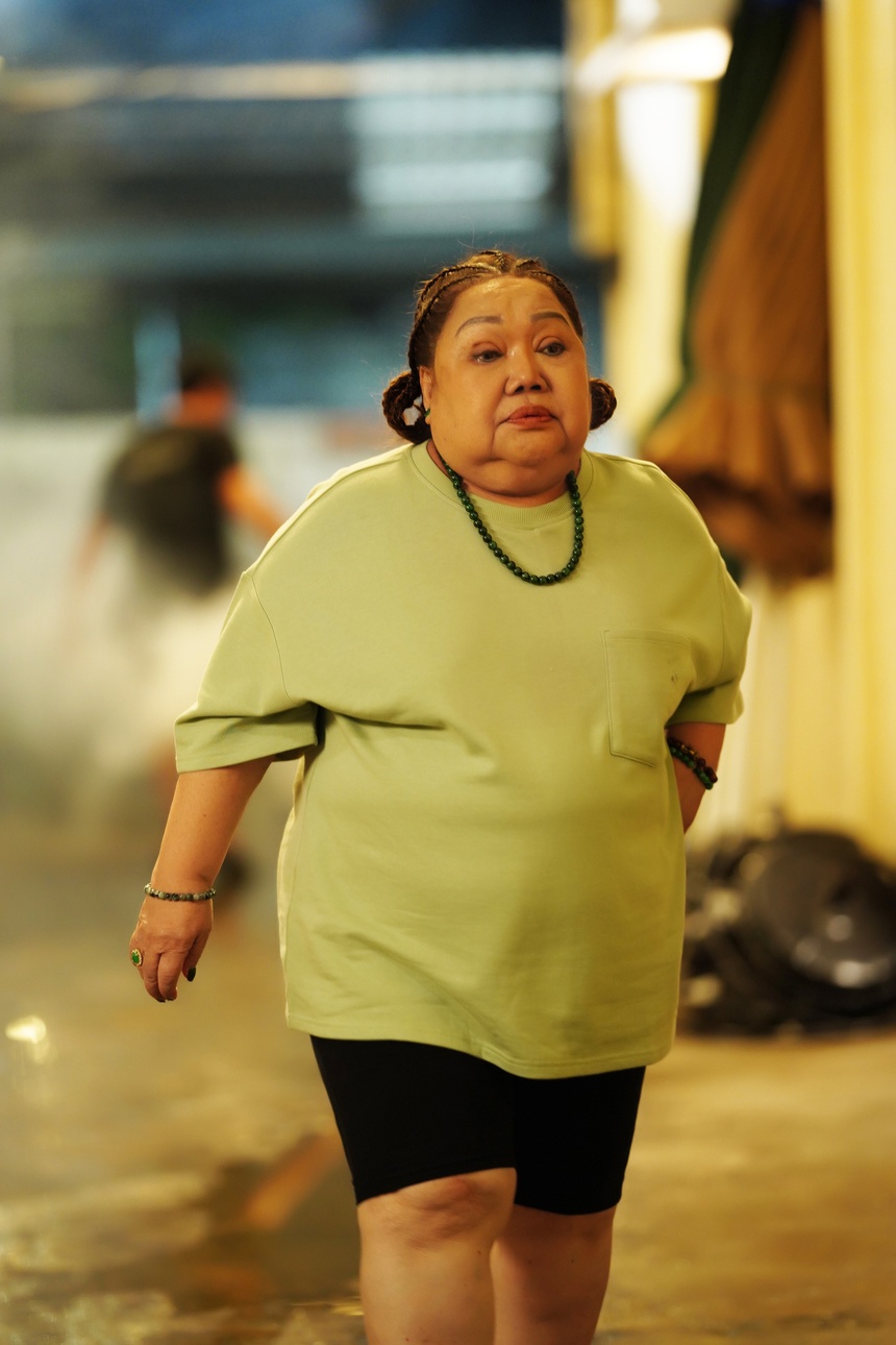 Có gì trong bộ phim Tết 'Nhà bà Nữ' của Trấn Thành? - Ảnh 3.