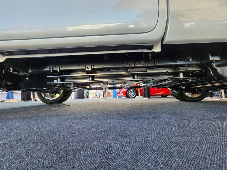 Chi tiết Toyota Hilux BEV: Bản thương mại ra mắt năm sau, đi trước Ford Ranger một bước - Ảnh 7. Chi tiết Toyota Hilux BEV: Bản thương mại ra mắt năm sau, đi trước Ford Ranger một bước - Ảnh 7.