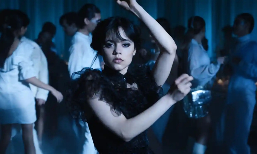 Yếu tố tạo nên cơn sốt 'Wednesday' của Netflix - Ảnh 1.