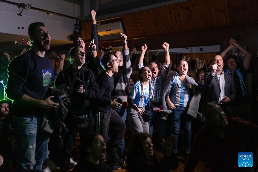 Khi tất cả cảm xúc đều bùng nổ: Hình ảnh cả thế giới dõi theo và ăn mừng trận chung kết World Cup “hay nhất lịch sử” - Ảnh 7.