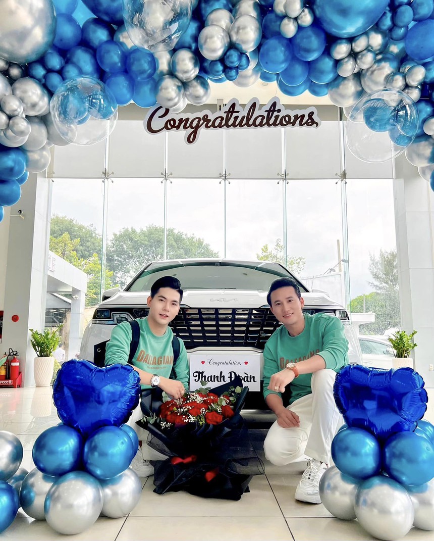 Cặp đôi Vbiz có con bằng phương pháp mang thai hộ sở hữu tài sản khủng, nhìn biệt thự ở quê mới choáng  - Ảnh 2.