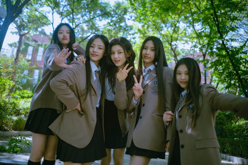 NewJeans có thêm thành viên thứ 6 trong MV tựa phim kinh dị, thành tích ra mắt như thế nào? - Ảnh 3.