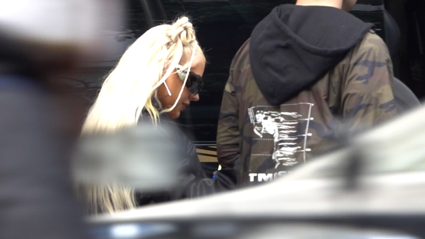 Cả dàn sao quốc tế đổ bộ Việt Nam 2 ngày qua: Christina Aguilera - MOMOLAND dự sự kiện khủng, Heechul và "ông trùm" bí mật đến - Ảnh 4.