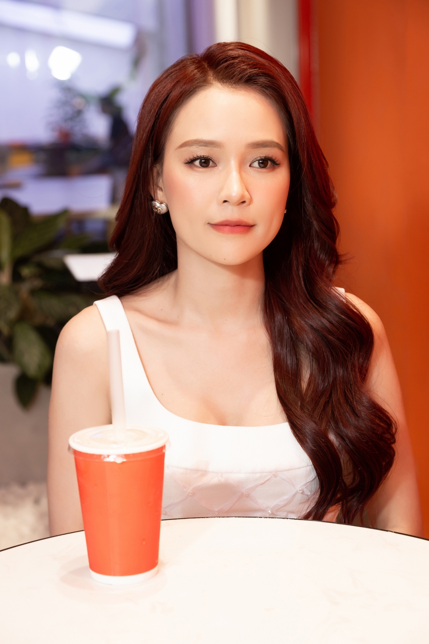 Sam lần đầu nói về chồng sắp cưới và hôn lễ, yêu cầu Ngô Kiến Huy đi đám cưới 2 cây vàng - Ảnh 7. Sam lần đầu nói về chồng sắp cưới và hôn lễ, yêu cầu Ngô Kiến Huy đi đám cưới 2 cây vàng - Ảnh 7.