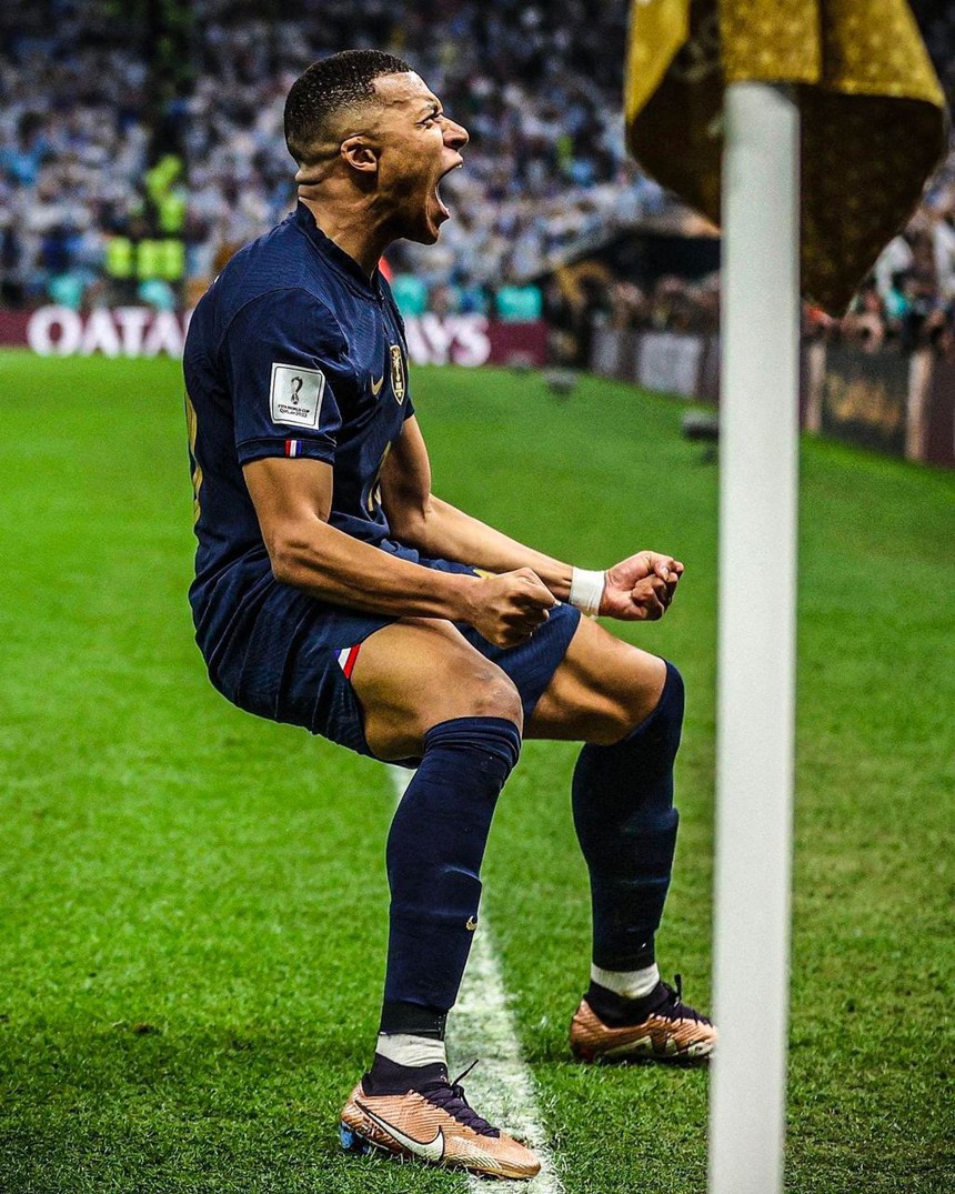 Kylian Mbappé - Siêu sao GenZ "điên rồ": 15 tuổi tự làm ảnh lên bìa Time, 19 tuổi vô địch World Cup, 23 tuổi 363 ngày lập hattrick trận chung kết và thành vua phá lưới! - Ảnh 5. Kylian Mbappé - Siêu sao GenZ "điên rồ": 15 tuổi tự làm ảnh lên bìa Time, 19 tuổi vô địch World Cup, 23 tuổi 363 ngày lập hattrick trận chung kết và thành vua phá lưới! - Ảnh 5.