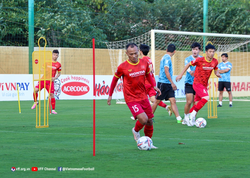 Bóng đá Việt Nam trưa ngày 2/12: 2 tuyển thủ Việt Nam tập riêng với bác sỹ - Ảnh 3. Bóng đá Việt Nam trưa ngày 2/12: 2 tuyển thủ Việt Nam tập riêng với bác sỹ - Ảnh 3.