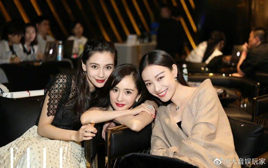 Khoảnh khắc chung khung hình hiếm có của dàn sao Hoa ngữ: Ảnh chụp chung của Triệu Lệ Dĩnh và Lưu Diệc Phi trở thành huyền thoại  - Ảnh 6.