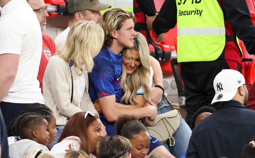 Rời du thuyền tỷ bảng, dàn WAGs tuyển Anh đóng quân gần SVĐ tổ chức chung kết World Cup 2022 - Ảnh 10.