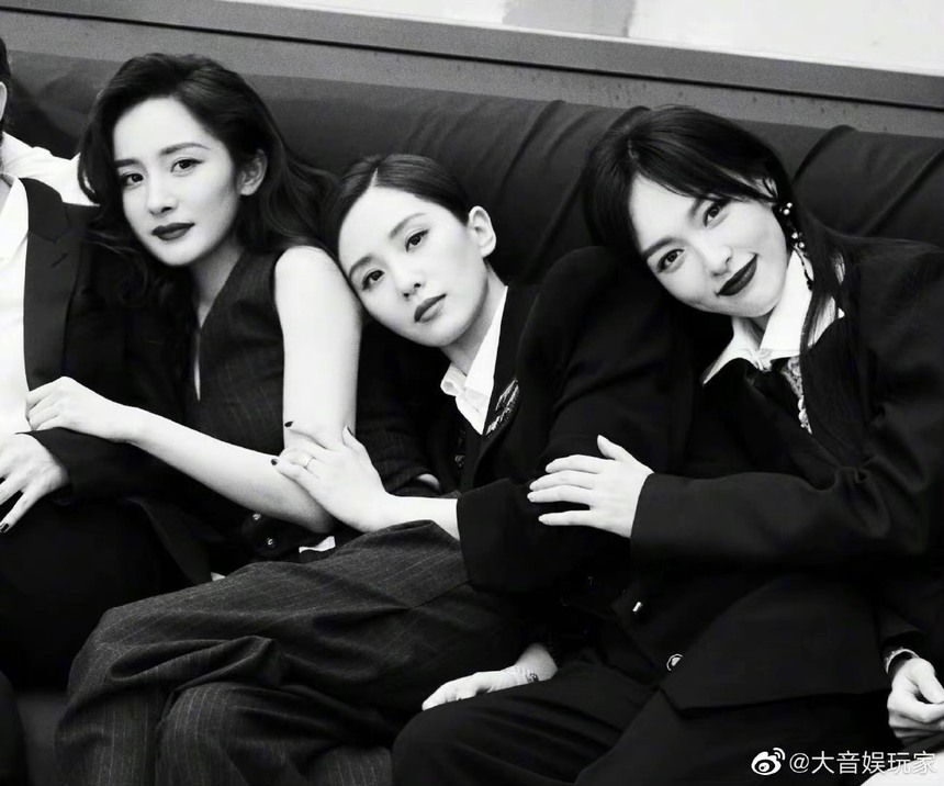 Khoảnh khắc chung khung hình hiếm có của dàn sao Hoa ngữ: Ảnh chụp chung của Triệu Lệ Dĩnh và Lưu Diệc Phi trở thành huyền thoại  - Ảnh 7.