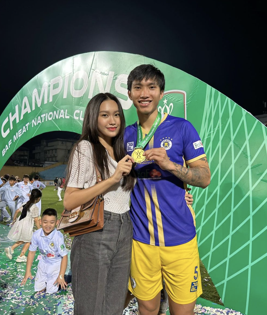 Loạt khoảnh khắc "tình bể tình" của Doãn Hải My và Đoàn Văn Hậu: Độ đẹp đôi xứng đáng 10 điểm! - Ảnh 4.