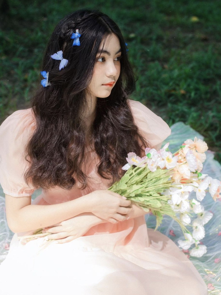 Không chỉ Lọ Lem, con gái thứ của MC Quyền Linh cũng xinh xắn và xuất sắc không kém! - Ảnh 1.