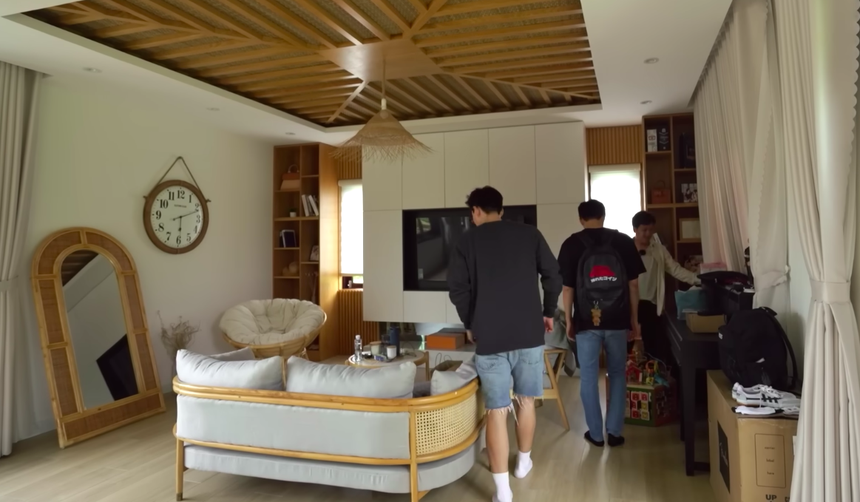 Cận cảnh biệt thự Trường Giang tặng con gái, đầu tư lên đến 70 tỷ đồng? - Ảnh 8. Cận cảnh biệt thự Trường Giang tặng con gái, đầu tư lên đến 70 tỷ đồng? - Ảnh 8.