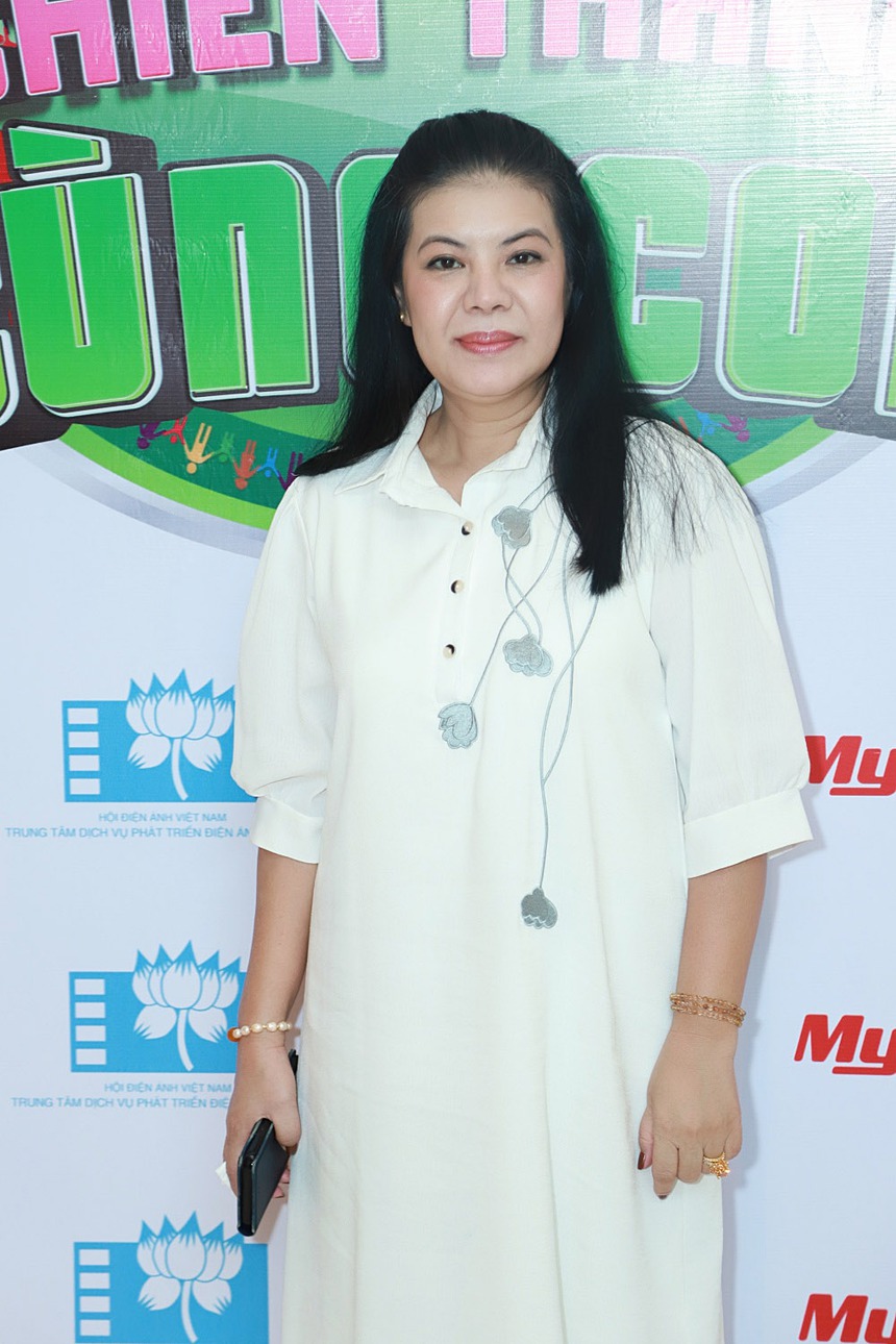 MC Quyền Linh nghẹn ngào kể về một gia đình có con bị tự kỷ - Ảnh 10.