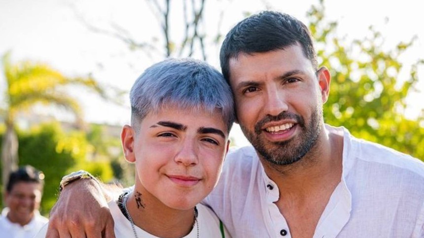 Cậu bé đặc biệt được "cầu thủ vĩ đại nhất mọi thời đại" Messi nhận làm con đỡ đầu: Lý lịch cực khủng, lớn lên phổng phao, được kỳ vọng tiếp nối sự nghiệp của 2 người cha vĩ đại - Ảnh 4.