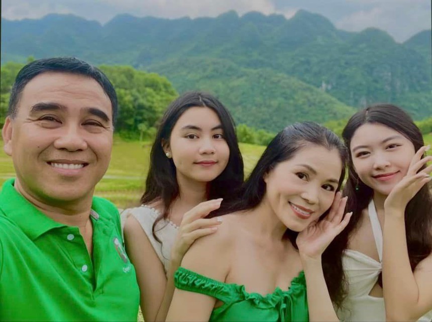 Hai ái nữ nhà Quyền Linh gây chú ý với nhan sắc nổi bật  - Ảnh 4.