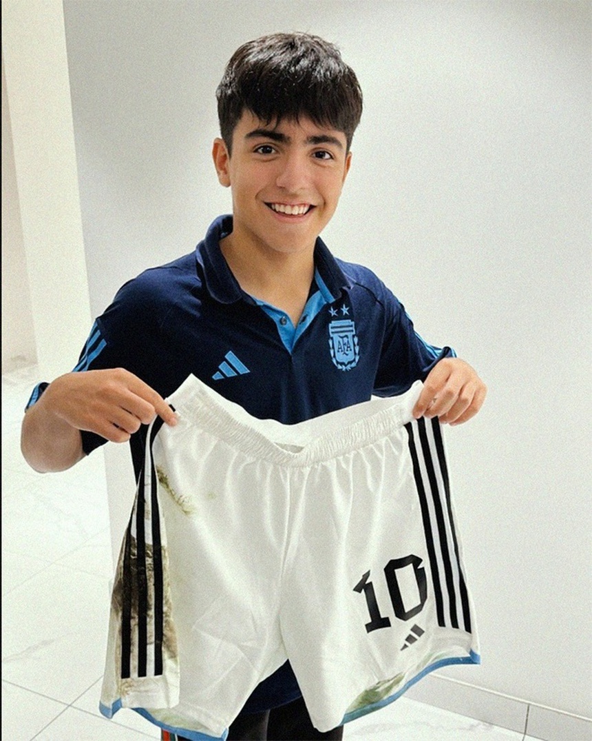 Cậu bé đặc biệt được "cầu thủ vĩ đại nhất mọi thời đại" Messi nhận làm con đỡ đầu: Lý lịch cực khủng, lớn lên phổng phao, được kỳ vọng tiếp nối sự nghiệp của 2 người cha vĩ đại - Ảnh 5.