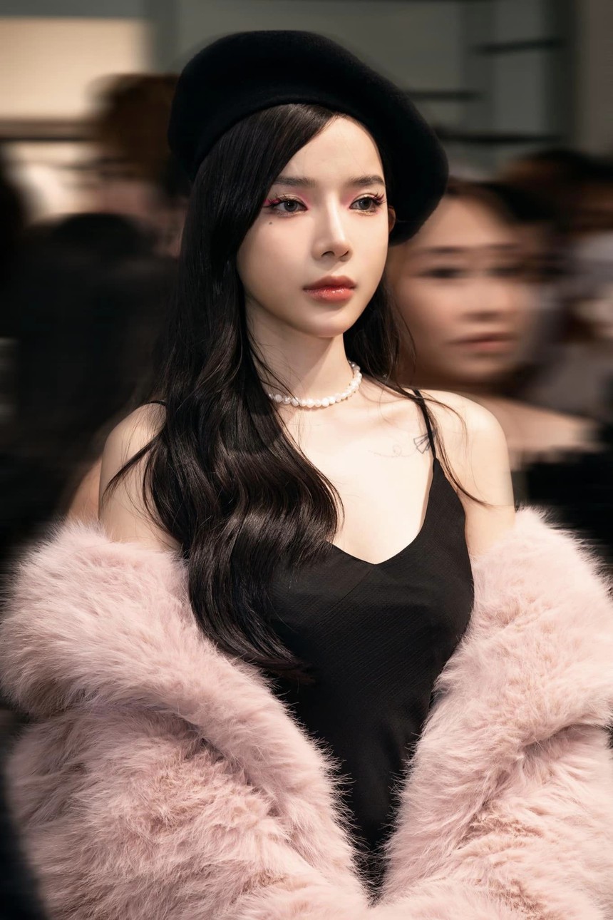 LyLy: Cứ xuất hiện với Anh Tú là gây sốt, vướng nghi vấn 'dao kéo' vì gương mặt khác lạ - Ảnh 3. LyLy: Cứ xuất hiện với Anh Tú là gây sốt, vướng nghi vấn 'dao kéo' vì gương mặt khác lạ - Ảnh 3.