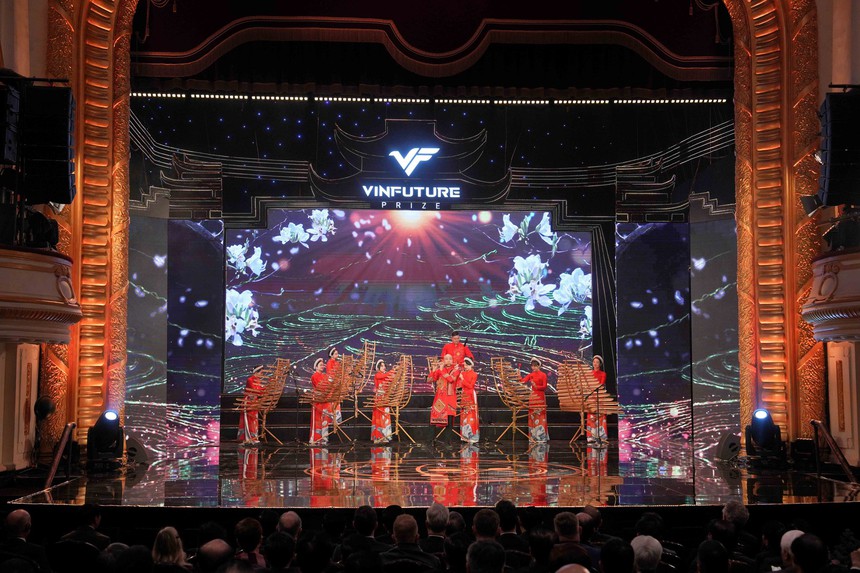 VinFuture 2022 vinh danh 4 công trình khoa học "Hồi sinh và tái thiết" thế giới - Ảnh 10.