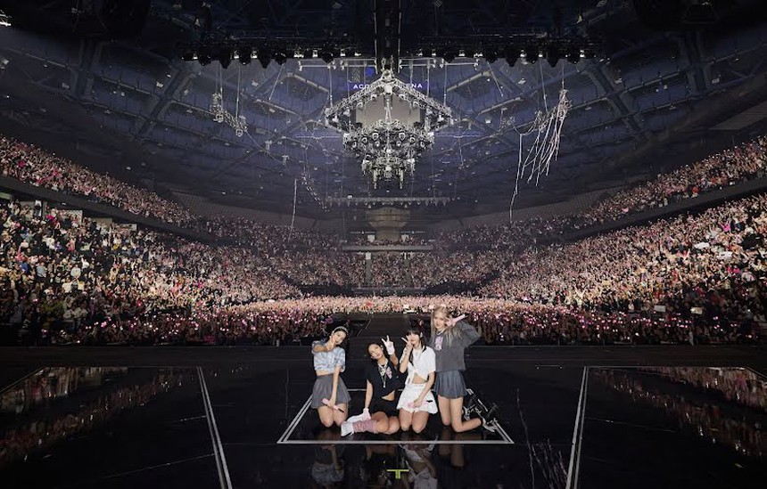 Hình ảnh tại Born Pink tour của Lisa Blackpink bỗng gây sốt mạng xã hội - Ảnh 1.