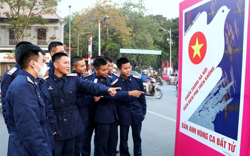 50 năm Chiến thắng 'Hà Nội - Điện Biên Phủ trên không': Tiếp tục tạo nên những kỳ tích mới - Ảnh 1. 50 năm Chiến thắng 'Hà Nội - Điện Biên Phủ trên không': Tiếp tục tạo nên những kỳ tích mới - Ảnh 1.