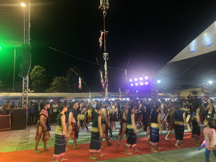 Hội chợ kết nối giao thương và xúc tiến thương mại ứng dụng thương mại điện tử - Ảnh 3.