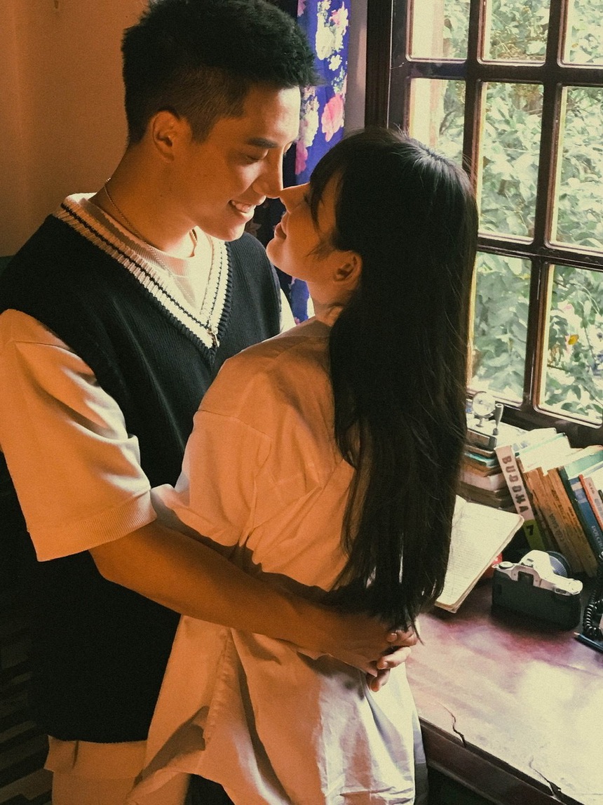 LyLy: Cứ xuất hiện với Anh Tú là gây sốt, vướng nghi vấn 'dao kéo' vì gương mặt khác lạ - Ảnh 1. LyLy: Cứ xuất hiện với Anh Tú là gây sốt, vướng nghi vấn 'dao kéo' vì gương mặt khác lạ - Ảnh 1.