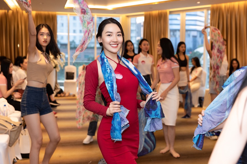 ‘Soi’ nhan sắc mặt mộc Top 35 thí sinh Hoa hậu Việt Nam 2022  - Ảnh 3.