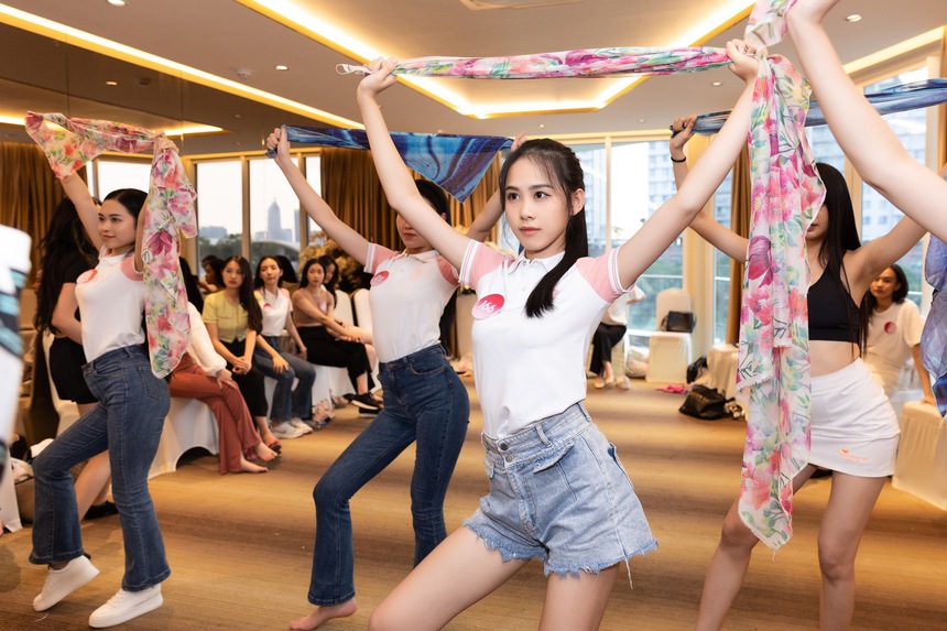 ‘Soi’ nhan sắc mặt mộc Top 35 thí sinh Hoa hậu Việt Nam 2022  - Ảnh 6.