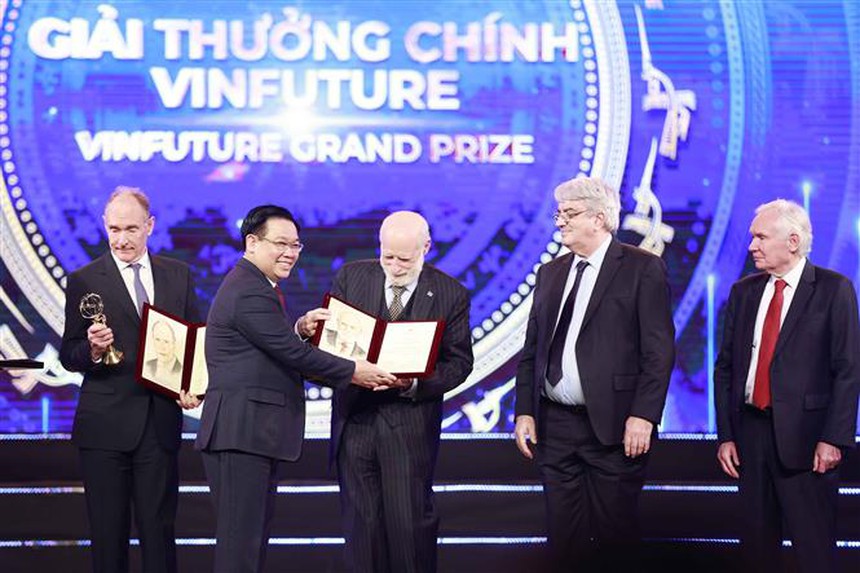 VinFuture 2022 vinh danh 4 công trình khoa học 'Hồi sinh và Tái thiết' thế giới - Ảnh 1. VinFuture 2022 vinh danh 4 công trình khoa học 'Hồi sinh và Tái thiết' thế giới - Ảnh 1.
