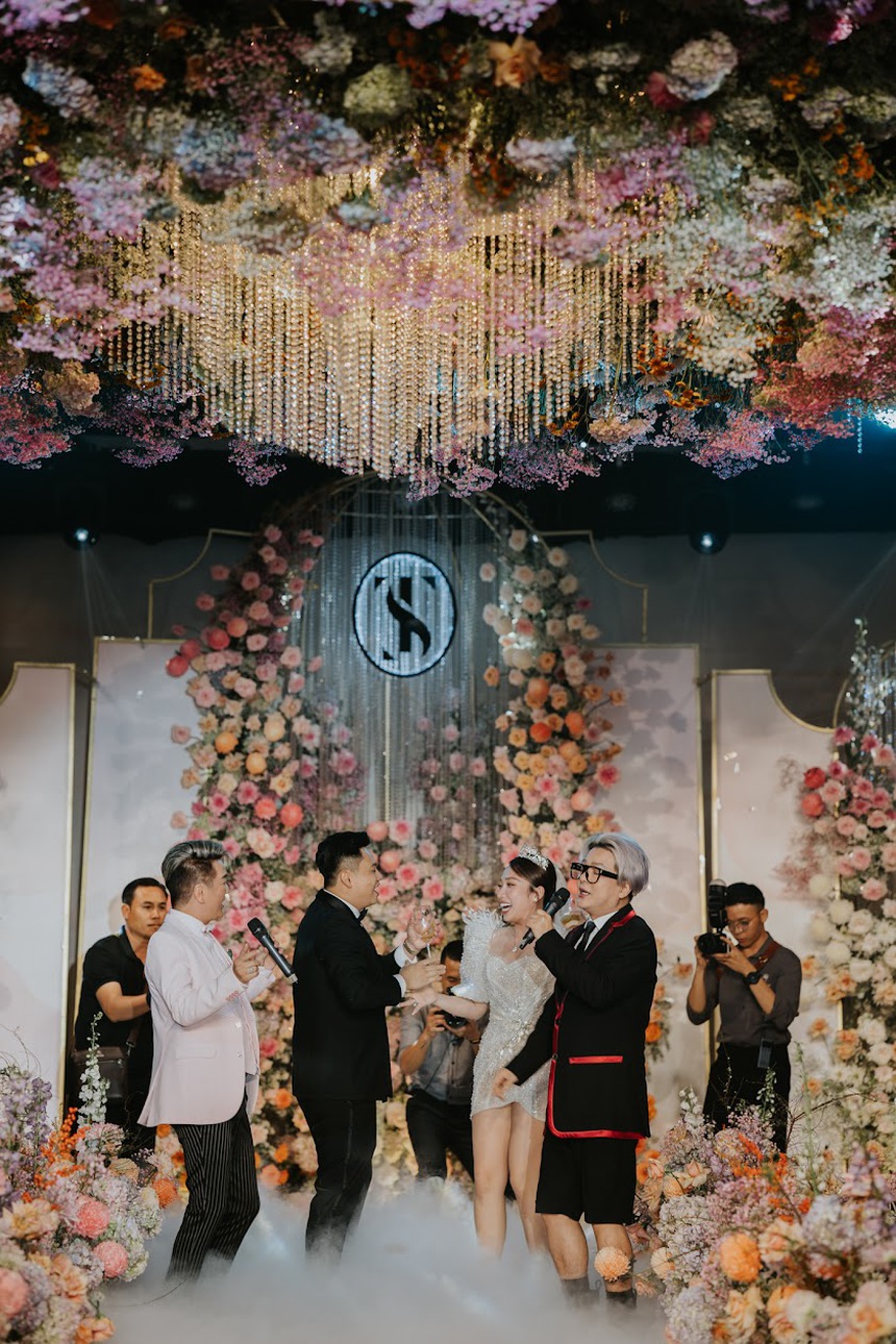 Richkid miền Tây mới có đám cưới xa hoa bạc tỷ gây bão mạng: Sinh từ vạch đích, ngậm sẵn thìa vàng nhưng vẫn muốn thoát khỏi cái bóng của cha mẹ  - Ảnh 5.