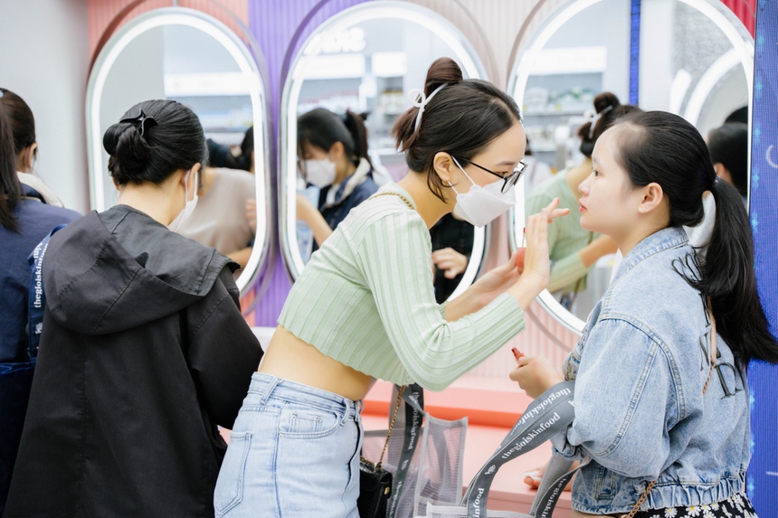 Khai trương cửa hàng mỹ phẩm concept Futuristic tiên phong tại Việt Nam - Ảnh 3. Khai trương cửa hàng mỹ phẩm concept Futuristic tiên phong tại Việt Nam - Ảnh 3.