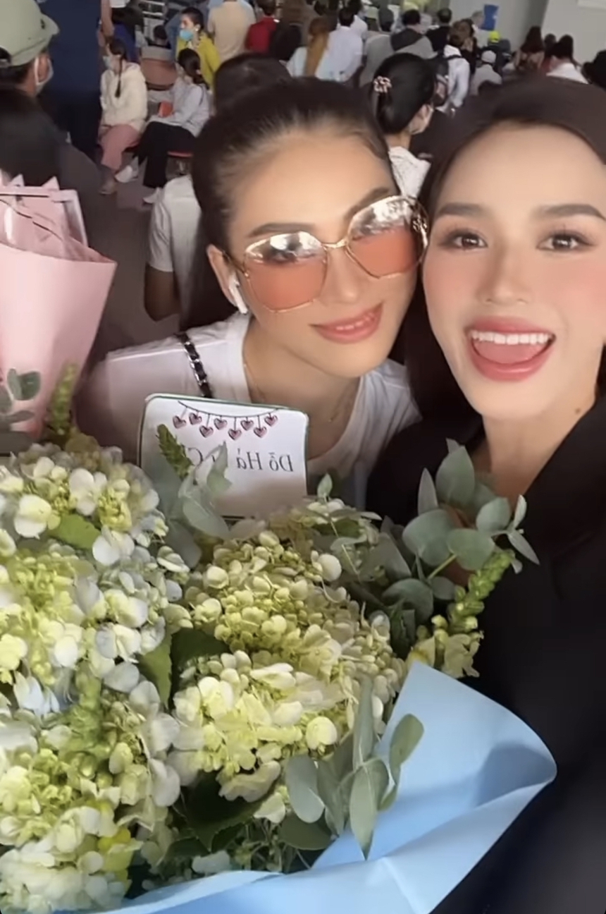 Á hậu Phương Anh khóc nức nở khi trở về Việt Nam, Đỗ Hà nói 1 câu gây xúc động  - Ảnh 3.