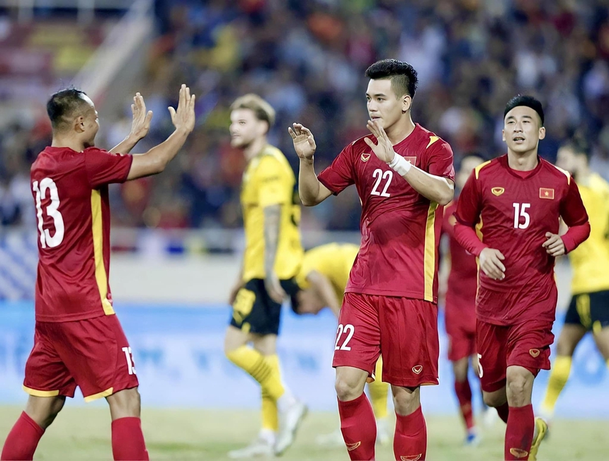 Tiến Linh: Chưa công khai bạn gái, dính tin hẹn hò loạt bóng hồng bốc lửa - Ảnh 1.