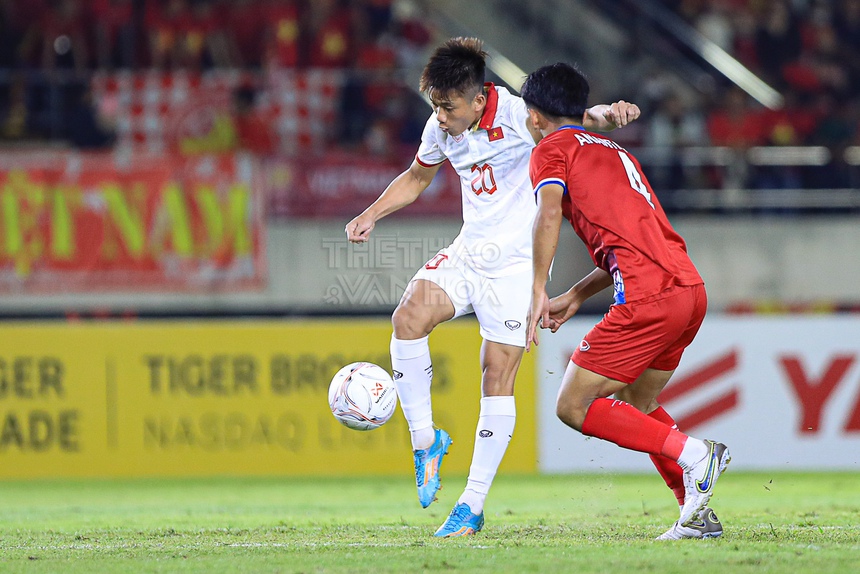 HLV Park Hang Seo: ‘Việt Nam đã dụ được  tuyển Lào’ - Ảnh 1.