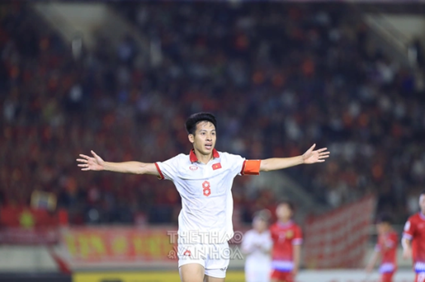 Việt Nam thắng đậm Lào 6-0. Ảnh: Minh Dân