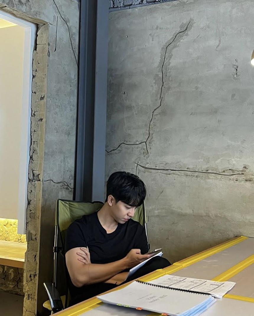 Nói là làm, Lee Seung Gi chính thức kiện CEO của Hook Entertainment - Ảnh 1.