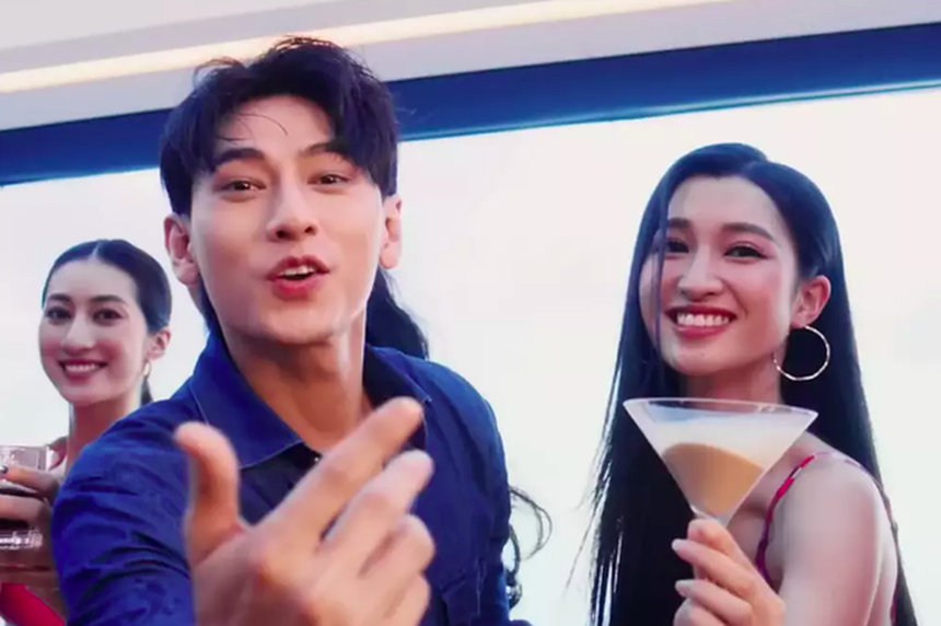 7 cặp đôi được 'đẩy thuyền' nhiệt tình năm 2022: Thuỳ Tiên - Quang Linh gây sốt, có người lộ luôn hint sống chung - Ảnh 1. 7 cặp đôi được 'đẩy thuyền' nhiệt tình năm 2022: Thuỳ Tiên - Quang Linh gây sốt, có người lộ luôn hint sống chung - Ảnh 1.